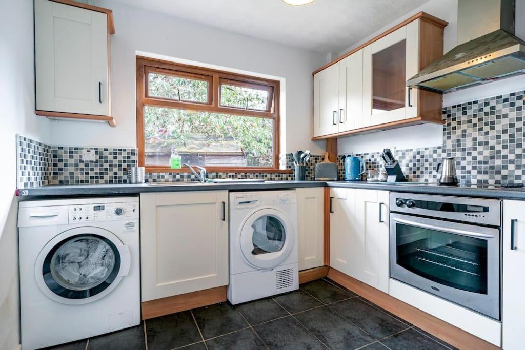 Modern 3 Bedroom House Close To Ferry And City Centre Belfast Kültér fotó